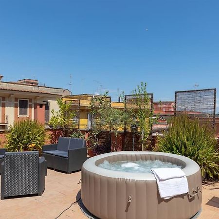 Penthouse With Jacuzzi On Private Terrace In Trastevere Рим Екстериор снимка