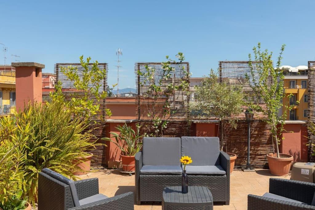 Penthouse With Jacuzzi On Private Terrace In Trastevere Рим Екстериор снимка