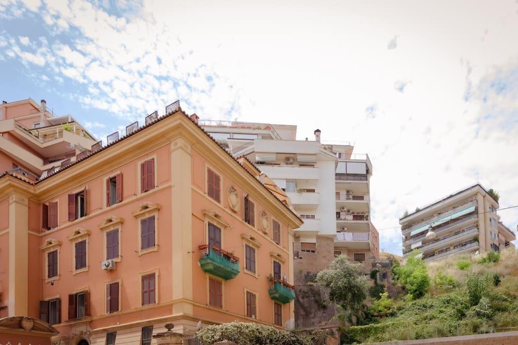 Penthouse With Jacuzzi On Private Terrace In Trastevere Рим Екстериор снимка